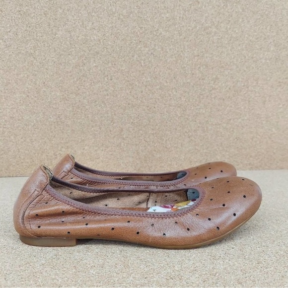 Born Womens Brown Leather Polka Dot Cutout Round Toe Slip On Ballet Flats Size 9 - Picture 2 of 5